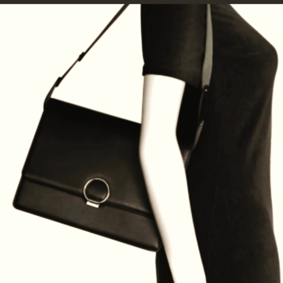 Pure leather imported Italy leather black solid sling bag - Picture 3 of 15